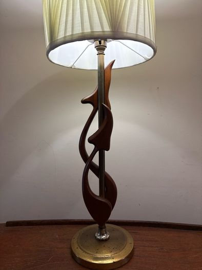 Got Retro Vintage or Midcentury we want it!