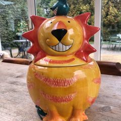 Vintage Rayware Lion & Mice Ceramic Cookie Jar
