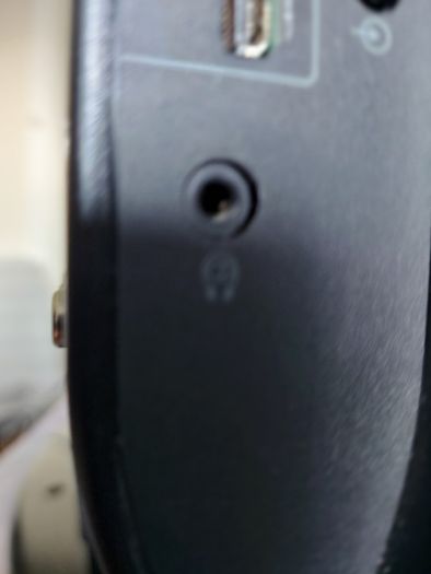 Toshiba 32 inch LCD Colour TV, Model No. 32AV933B, No Remote Contro