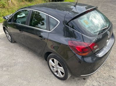 2013 Opel Vauxhall Astra  Breaking / Parts