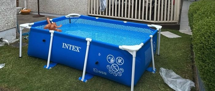 Pool - Intex Rectangular Frame