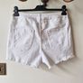 High waisted white shorts Image 2