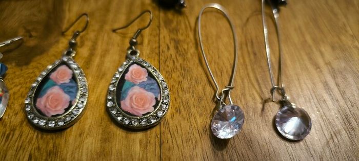 Earrings X 8