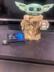 Lego Star Wars baby yoda display set