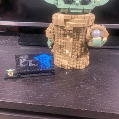 Lego Star Wars baby yoda display set