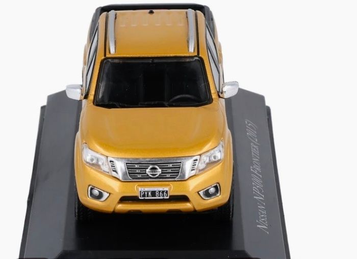 2015 Nissan Navara/Frontier 1:43 Diecast Model