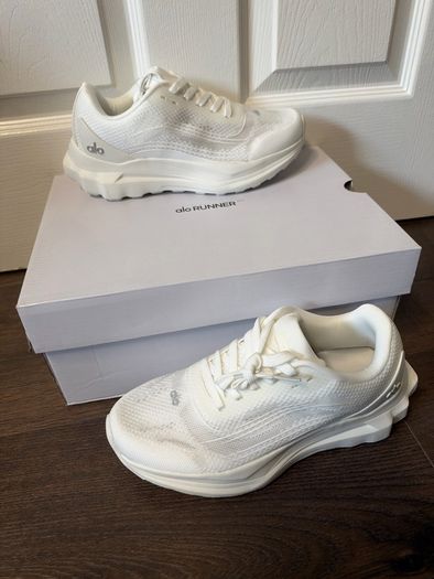 Alo runners size 5uk