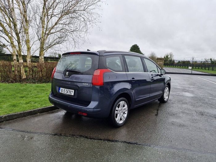 7 Seater Peugeot 5008 1.6 HDI Diesel car