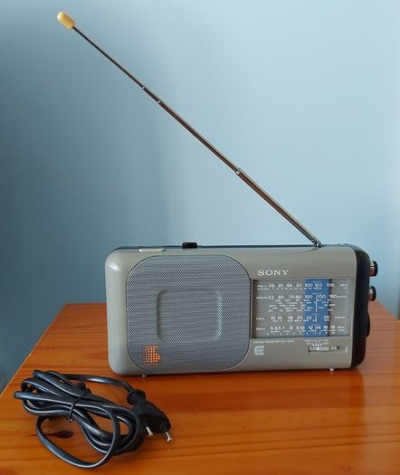 Sony ICF-850L vintage radio, in exelent condition.