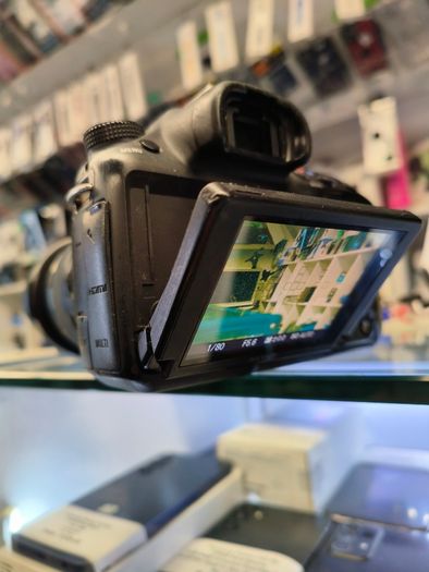 Sony Alpha SLT-A58 20.4MP Digital SLR Camera, Comes with the Battery and its Charger