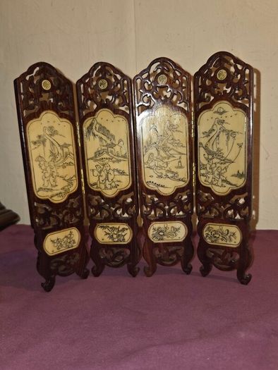 Vintage Chinese miniature table screen