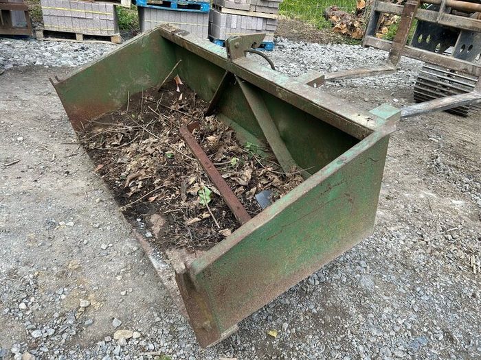 Fork lift tipping bucket/ transport box