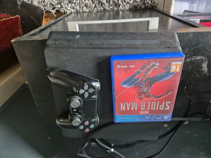 pc monitor and  ps4