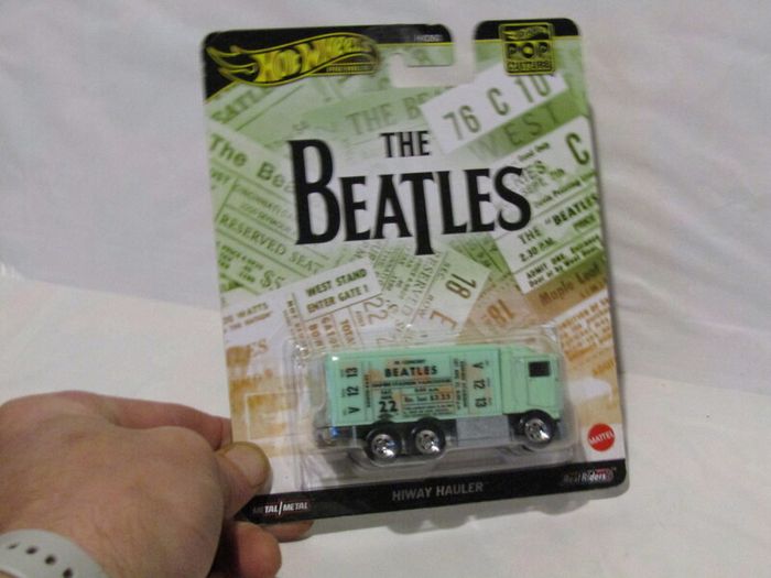 Hot Wheels The Beatles Premium Pop Culture Hiway Hauler Brand New Sealed