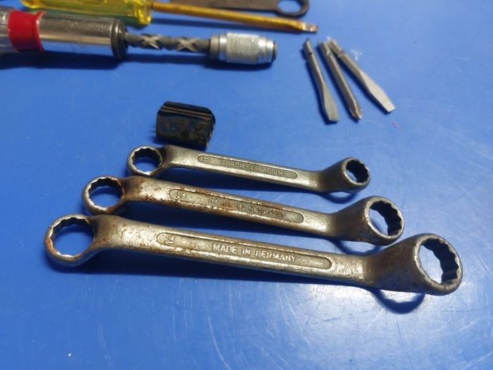 Spaners and screw drivers