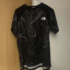 North face shorts and t shirt