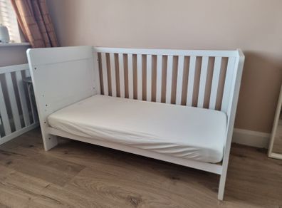 Tutti Bambini Mia Cot Bed