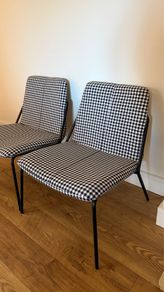 2x Chairs