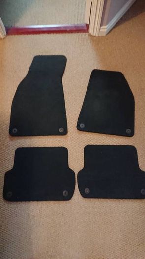 Genuine Audi a4 b6 b7 saloon estate floor mats carpet. Three spoke s-line multy function steering wheel airbag glove box etc.. Parts breaking