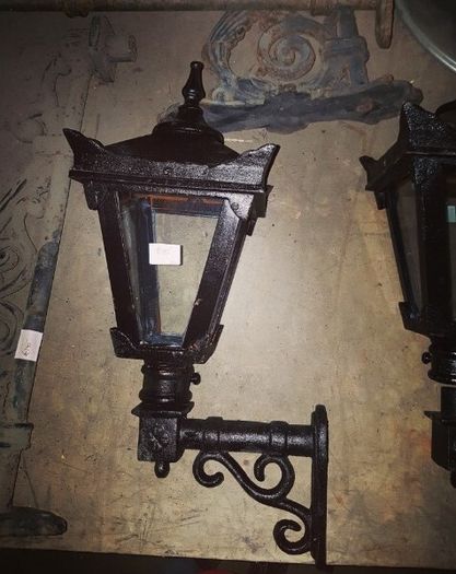 Cast Iron Wall Mounted Light  H194