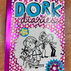 Dork Diaries, Book 1 by Rachel Renee Russell