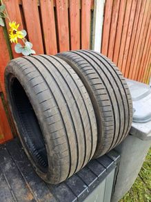 Tyres 225/40/19