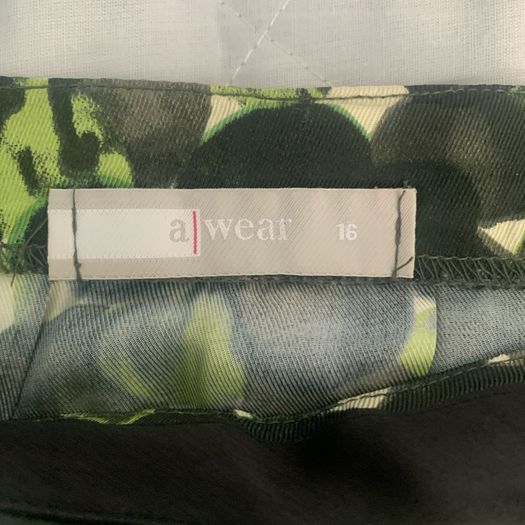 Green print skirt. Size 16