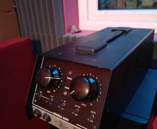 Universal Audio SOLO / 610 Classic Tube Microphone Preamp / DI Box