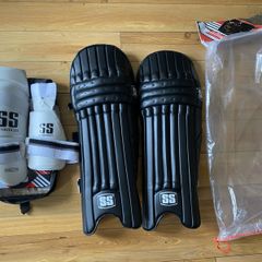 SS Platino Batting pads + SS Aerolite Thigh pads