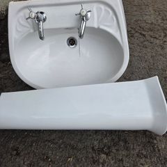 Bathroom sink and pedestal
