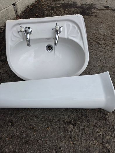 Bathroom sink and pedestal
