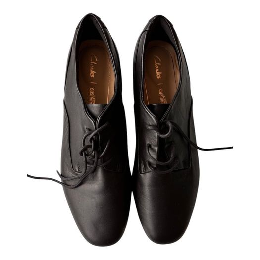 Clarks brogues new size 5
