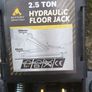 Low Profile 2.5 Tonne Trolley Jack Image 3