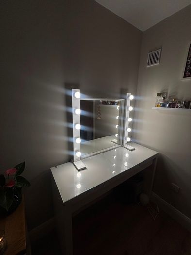 makeup table