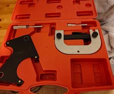 Engine locking kit