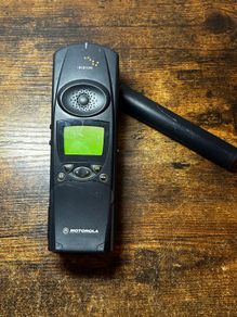 Motorola Iridium 9500 satellite phone
