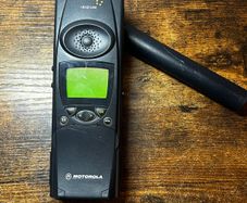 Motorola Iridium 9500 satellite phone