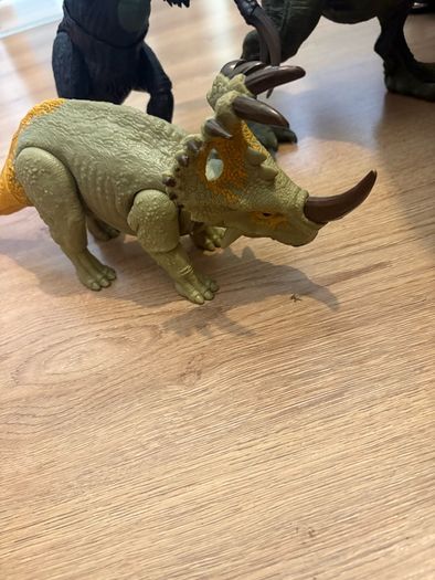 3 big dinosaurs