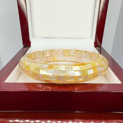 Perl bracelet Golden Glow: South Sea Colour Mother of Pearl Bangle