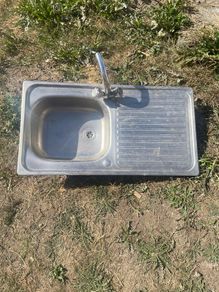 Kitchen Sink & Kitchen Tap