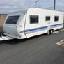 Hobby twin axle fixed bed with walk in bathroom Image 2
