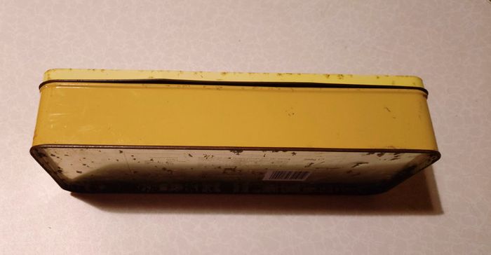Vintage Twixels Sweet Tin (used).
