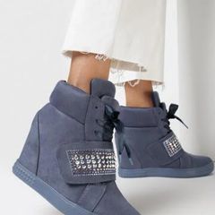 Stunning Lace Up Shoes size 6