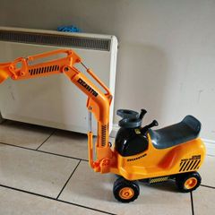 Ride on excavator