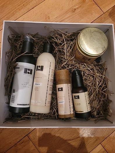 R&R 5 Piece Gift Set of natural, plant-based skincare brand from Ghana in Africa.