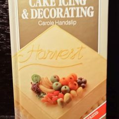 1985. The Quinnsworth Book Of Cake Icing And Decorating.