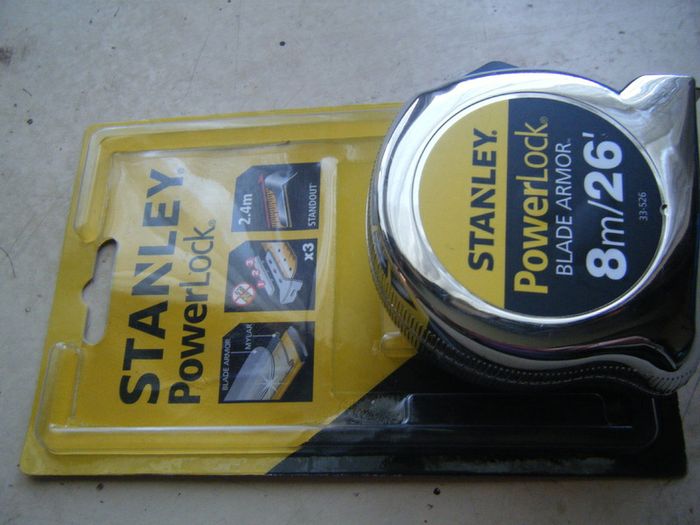 Stanley 8 meter / 26 foot Powerlock Tape