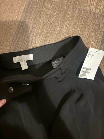 H&M black trousers size 8