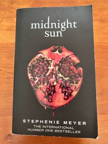 Midnight Sun by Stephanie Meyer