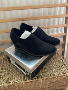 Bnwt black wedge shoe size 41(7)